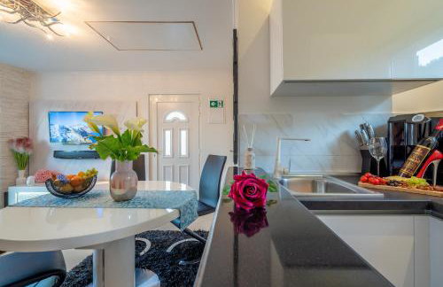 Uniquely designed Villa Ivana with outdoor Jacuzzi nearby the pebble Banje beach at the Island of Solta - Photo 35