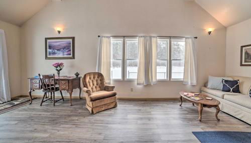 Cozy Cadillac Retreat Walk to Ski Resort! - Foto 5