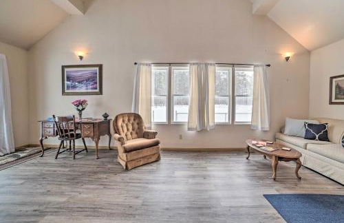 Cozy Cadillac Retreat Walk to Ski Resort! - Foto 5