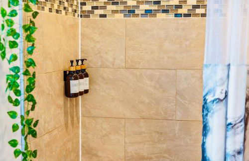 5BDRM 10BD with King BBQ Patio 1 MIN walk Carson ST - Foto 23