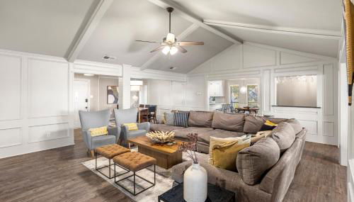 Cosy Waterfront Home - Photo 4