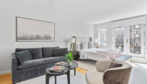 Luxe Studio with Charming Juliet Balcony - Foto 4