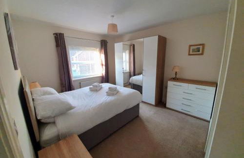 Beverley Central Townhouse Free Parking Sleeps 8 - Photo 10