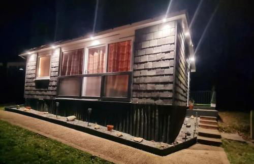 Cosy Hideaway Lodge in Glan Gwna - Photo 10