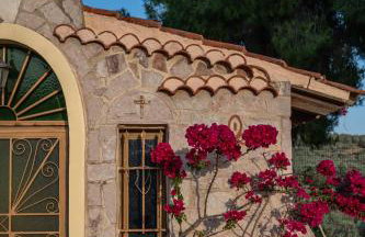 Vintage Stone House Where Calm Lives - Photo 22