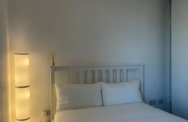 Central 1-Bed Apt for 4 Close To Transport Shops - Foto 20