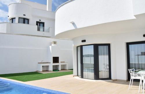 PANORAMISCH modern vakantiehuis in Finestrat bij Benidorm met 3 slaapkamers, gelegen op de 1ste lijn met privézwembad en omheinde privétuin, zicht op zee, de bergen met 'Kilómetro Vertical del Puig Campana' en op de skyline van Benidorm City en Finestrat - Foto 30