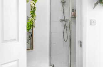 Modern 1-Bed Apartment with Parking near Heathrow - Photo 4