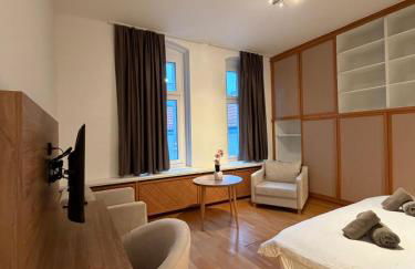 Jomi Stays - Kudamm - Foto 67