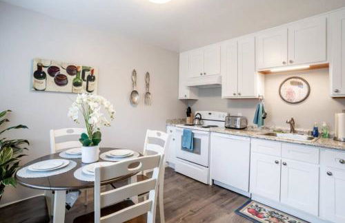 Luxury stay near Oakridge Mall for vacation/work - Foto 8