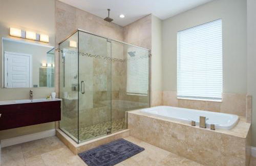 Luxury Mansion Pool Hot Tub Theater Outdoor Kitchen BBQ GM RM 2 Miles Disney - Foto 20