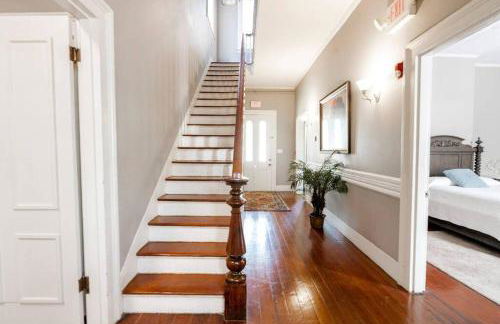 Agatha's Historic Home Free Parking Wi-Fi Deck - Photo 14