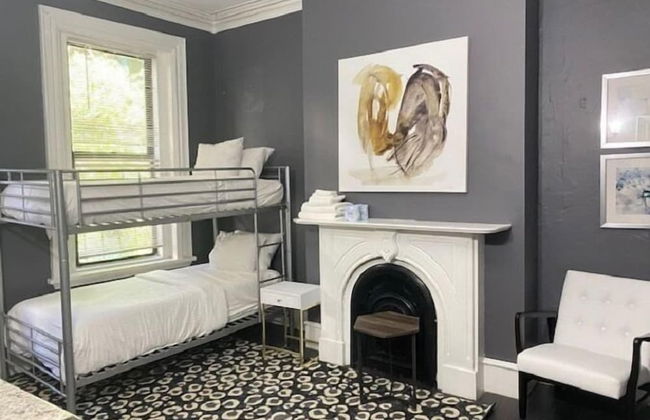 Premier Suites - Bay Village - Photo 13