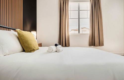 Boulevard Stays Chic 1BR Near Stadium Pool Access Gym & Free Parking - Photo 14