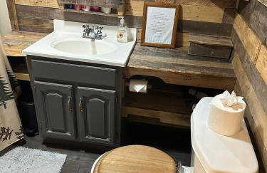 Lakeside Retreat - HOT TUB, Swimming, Boats - Foto 14