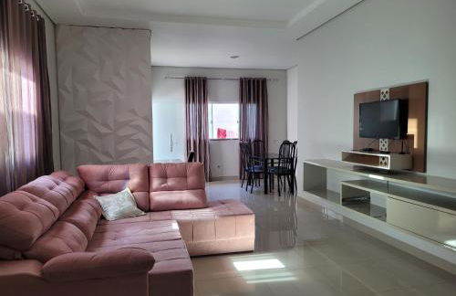 Casa agradável com área gourmet - Foto 1