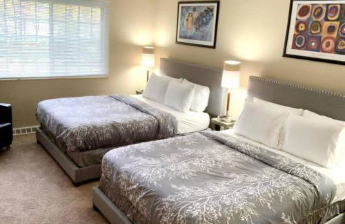 The House Hotels - 4 Beds, huge yard, secluded, and central! - Foto 20