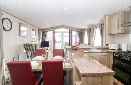 Snape Lodge - Photo 9