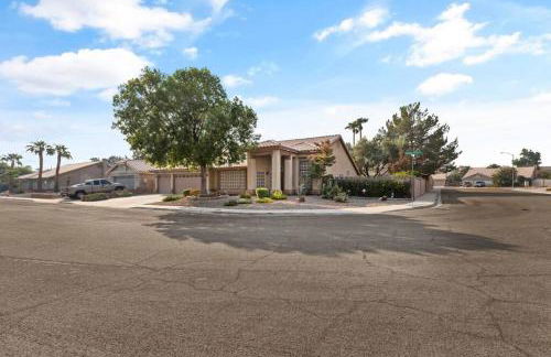 Vegas Retreats Pool, Arcade, Fun, 10min from Airport and the Strip - Foto 12