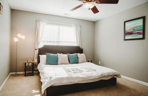 The Lucky Charm Sunny Screened Porch Near USC&Base - Foto 10