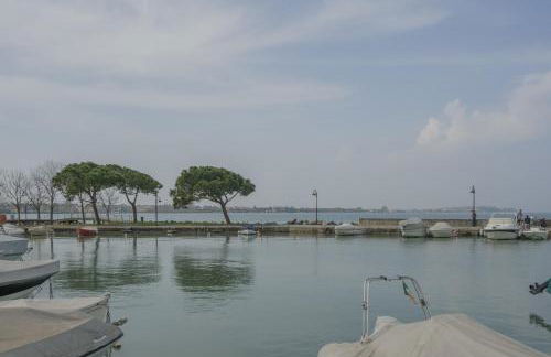 Mosaici Sunrise - lake front apartment with beautiful view - Foto 41