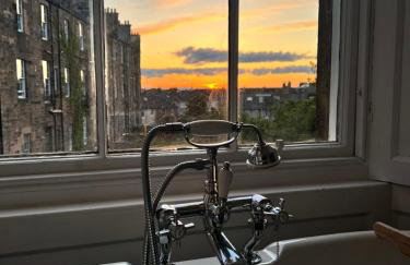 Georgian 4 Bedroom 3 Bathroom New Town Apartment - Foto 5