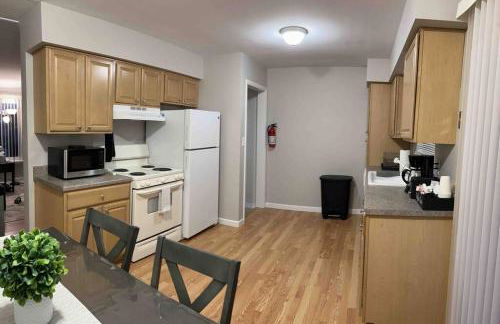 Cozy Bungalow in Madison Heights - Foto 9