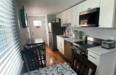 It’s Showtime-Book Lally’s House! Steps to Common! - Foto 19