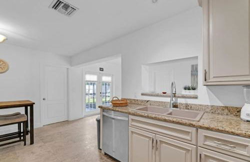 Stunning Hollywood Pool Home - Foto 18