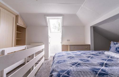 4 Bedrooms Homely House - Sleeps 6 Comfortably with 6 Double Beds,Glasgow, Free Street Parking, Business Travellers, Contractors, & Holiday-Goers, Near All Major Transport Links in Glasgow & City Centre, Perfect for Common Wealth Games 2026 - Foto 44