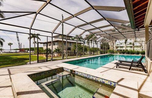 Lostman's Lodge - Everglade City, Sunset View Pool & Hot Tub - Photo 13