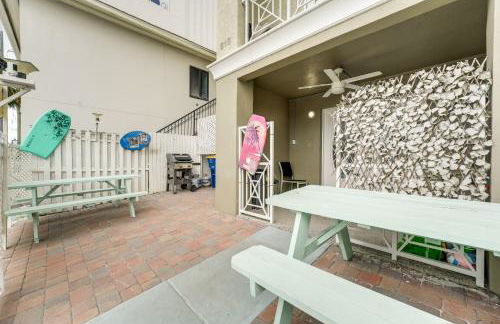 Coastal Sea Side Townhome - Walk to Beach! - Foto 35