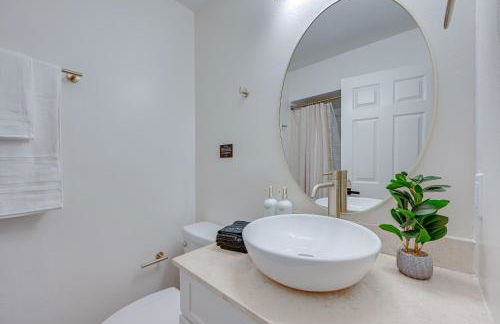 Exciting Valrico Villa with Private Pool and Game Room - Foto 31