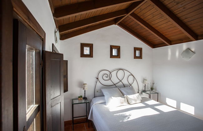 Apartamentos Los Patios de la Judería - Photo 25