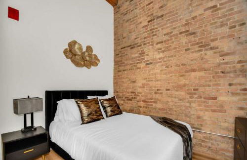 River North Rooftop With In and Out Parking 1 - Foto 3