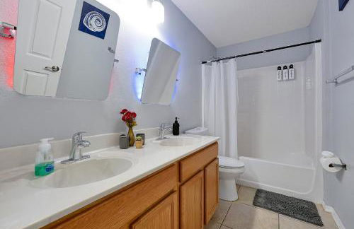 Poolside Cocoa Oasis w/ Tiki Bar! - Foto 75