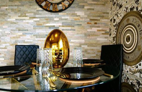 Stunningly Opulent Gold Apartment Near Sheffield FULL SKY TV - Foto 9