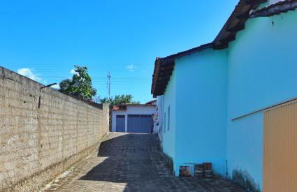 We offer a crib, bed and bath linens - Foto 10