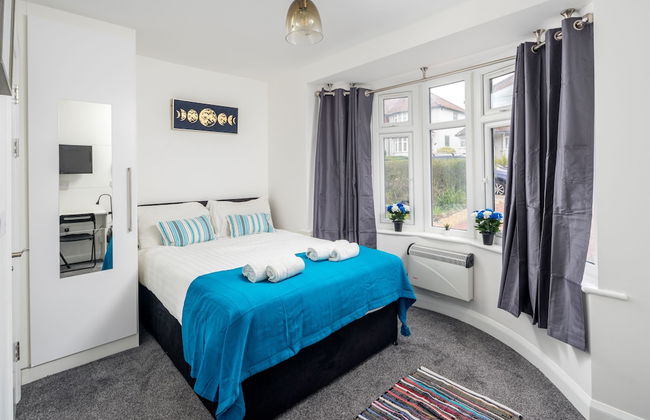 SAV Wembley Studios - Photo 3