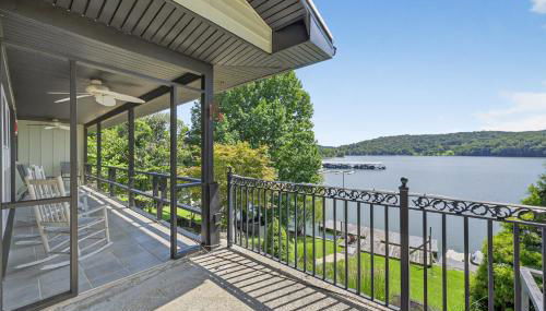 Lakefront Getaway with Private Dock & Scenic Views home - Foto 5