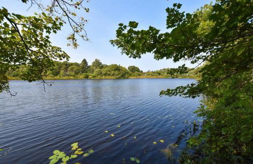 Pond Front Home with Private Dock - Foto 32