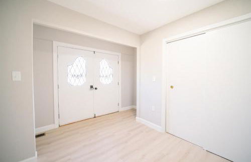 Spacious 5BR 2BA Free Parking Minutes to DC with Foosball - Photo 16