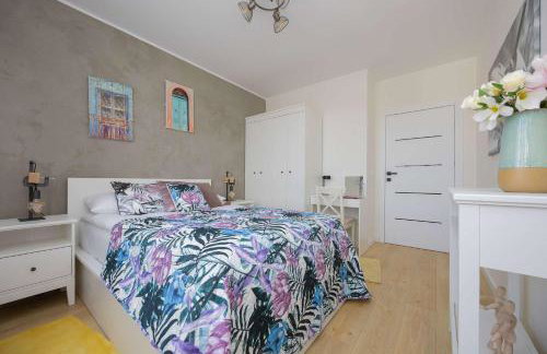 Exceptional Apartment in Warsaw with Parking by Noclegi Renters - Foto 16