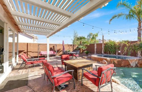 Lux 3BR Oasis Near Strip with Heated Pool and Jacuzzi - Photo 8