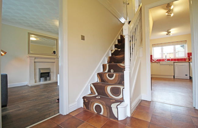 3 Bedroom Holiday Home With River Views - Photo 2