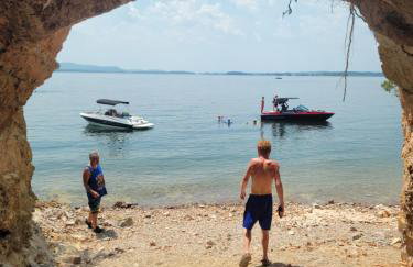 Bear Den on Lake Ouachita 2BR Condo at Mountain Harbor Resort - Foto 53