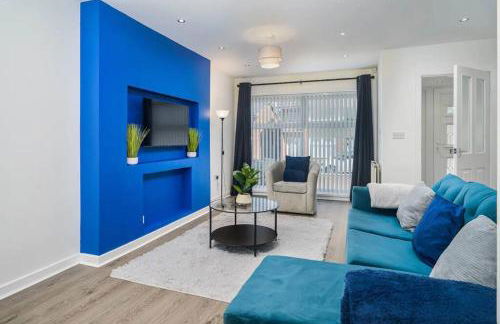 Spacious 4Bed Home, Sleeps 10, Pool Table, Parking, Perfect For Groups - Foto 13