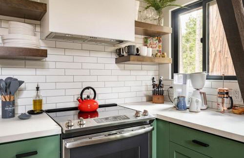 Dogwood Peak Mid-Century A-Frame with AC Style - Foto 31