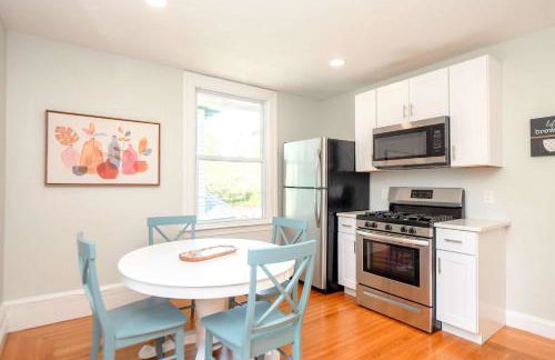 Jennifer's Cozy Apt Near Brown w In Unit Laundry - Foto 7