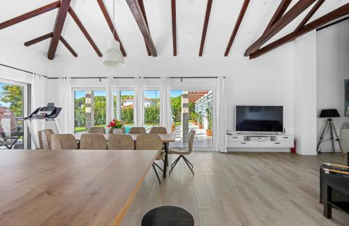 Villa Stella - heated pool, jacuzzi & sauna - Foto 4